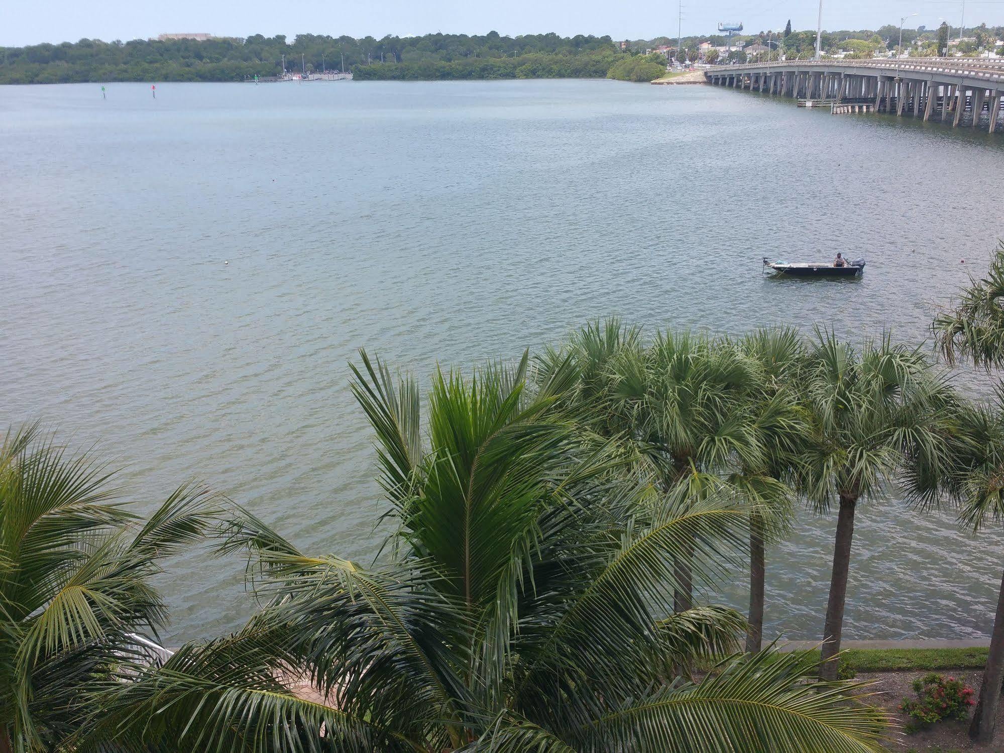 Boca Ciega Resort By Travel Resort Services Sint-Petersburg Buitenkant foto